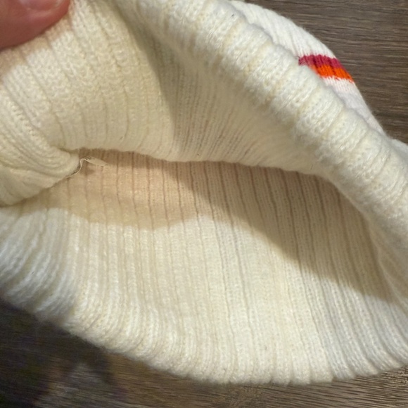 Dunkin Donuts Adult Beanie, Cream, Pom-Pom Snow Hat Logo Fold Over OSFM - Picture 3 of 5